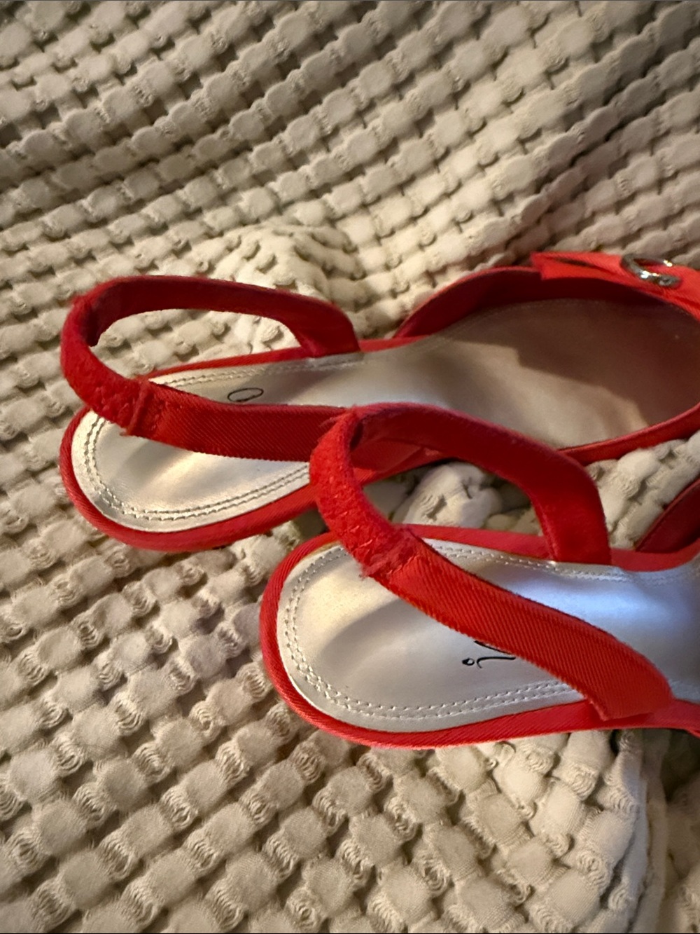 11 Red Slingback Kitten Heel Pumps with Bow Accent - Picture 4 of 7